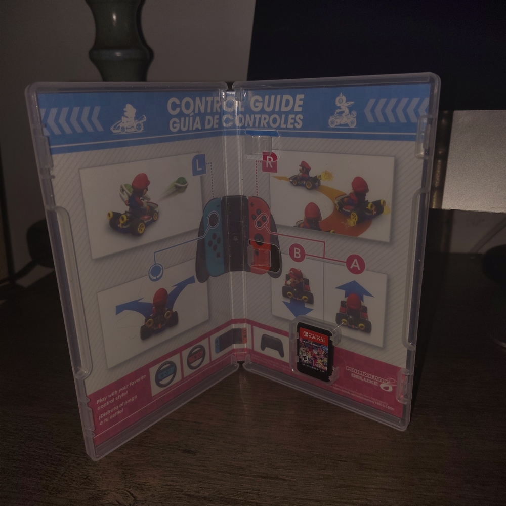 Nintendo Mario Kart 8 Deluxe Switch - Picture 5 of 5